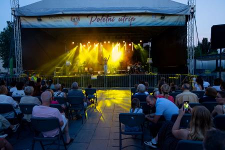 Maja Keuc s skupino (9)